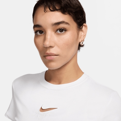 Nike Chill Knit Cropped T-Shirt